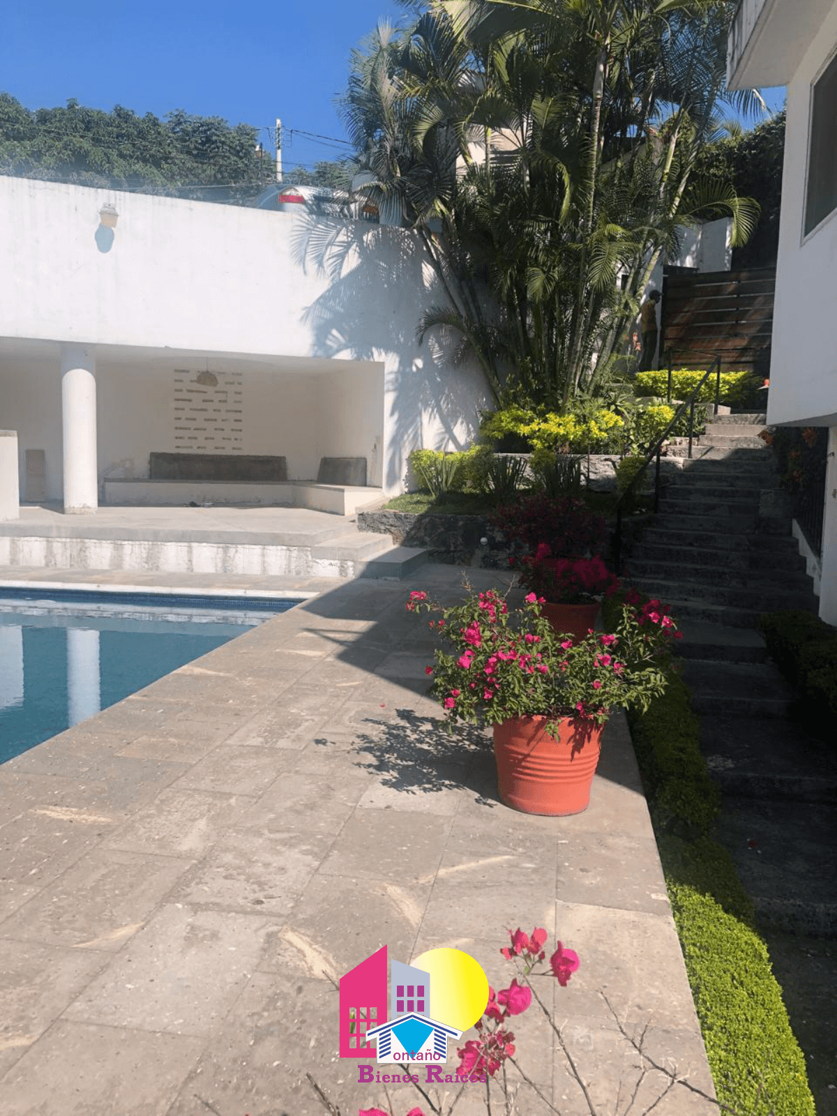 Vista alberca y terraza