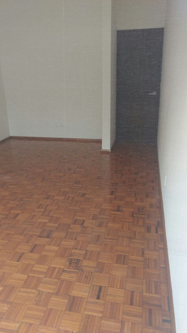 Acceso principal con cristal